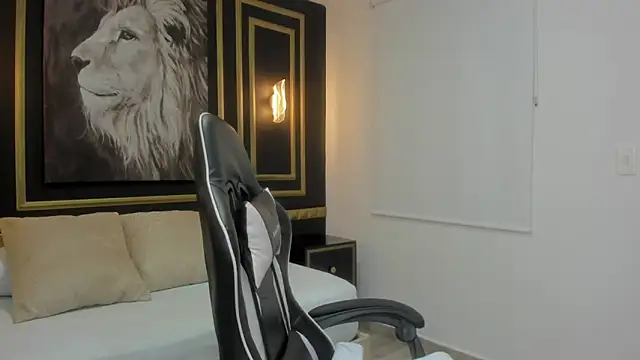 Snapshot of tiffanny_doll_ chatting on March 12, 2026, 12:09 pm tiffanny doll online show from March 12, 2026, 12:09 pm