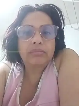 Snapshot of GochitaWild chatting on December 15, 2025, 4:35 pm GochitaWild online show from December 15, 2025, 4:35 pm