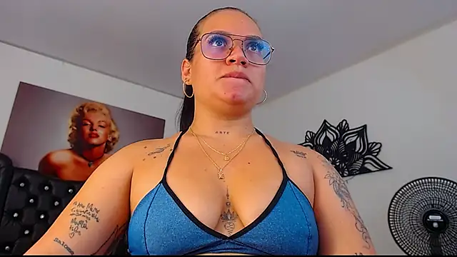 Taliana36 online show from November 12, 2025, 12:42 pm