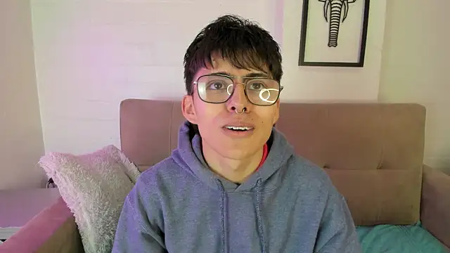 Snapshot of PepperTwink chatting on March 4, 2025, 12:55 pm PepperTwink online show from March 4, 2025, 12:55 pm