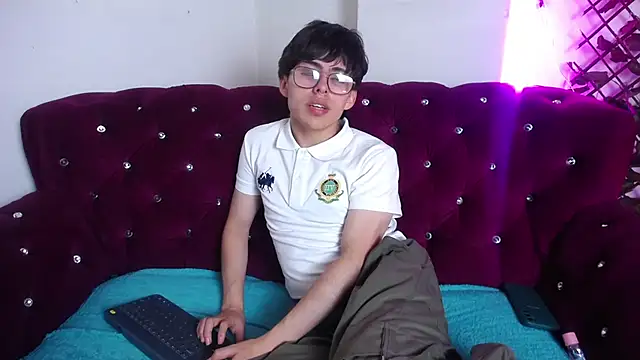 Snapshot of PepperTwink chatting on February 19, 2025, 1:28 pm PepperTwink online show from February 19, 2025, 1:28 pm