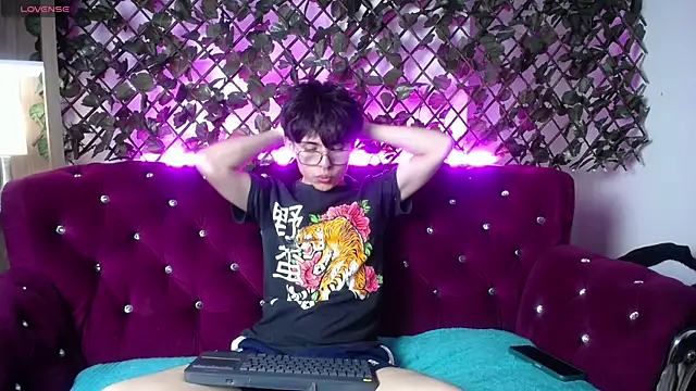 Snapshot of PepperTwink chatting on February 14, 2025, 1:29 pm PepperTwink online show from February 14, 2025, 1:29 pm