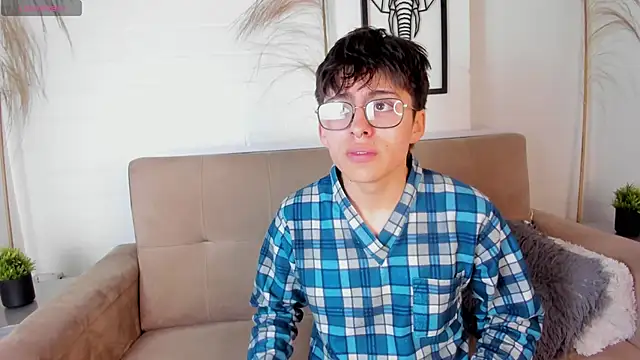 Snapshot of PepperTwink chatting on March 13, 2025, 1:07 pm PepperTwink online show from March 13, 2025, 1:07 pm