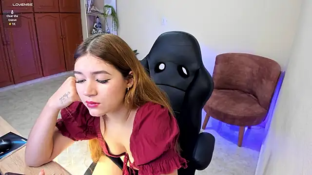 Snapshot of Nathalie_29 chatting on March 31, 2026, 1:46 pm Nathalie 29 online show from March 31, 2026, 1:46 pm