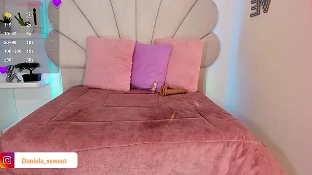 Danielaangelina online show from April 7, 2026, 5:53 am