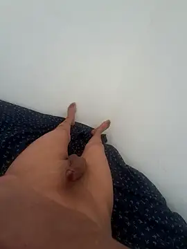 Asmirna1233 online show from January 7, 2026, 2:00 pm