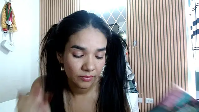 tezza smith online show from February 12, 2025, 6:51 pm