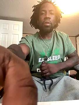 Snapshot of BigDMann40 chatting on September 8, 2025, 7:57 pm BigDMann40 online show from September 8, 2025, 7:57 pm