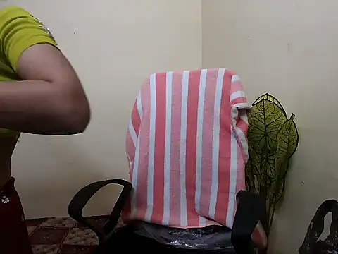 Snapshot of Rubi-Ji chatting on October 11, 2025, 3:35 pm Rubi-Ji online show from October 11, 2025, 3:35 pm