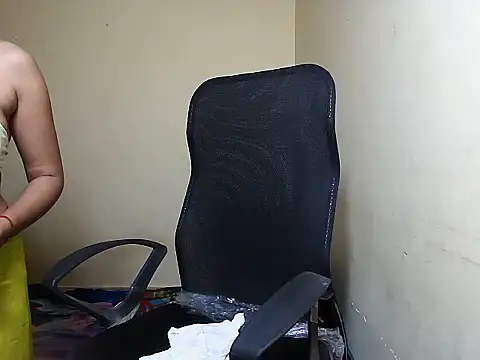 Snapshot of Rubi-Ji chatting on September 29, 2025, 5:51 pm Rubi-Ji online show from September 29, 2025, 5:51 pm