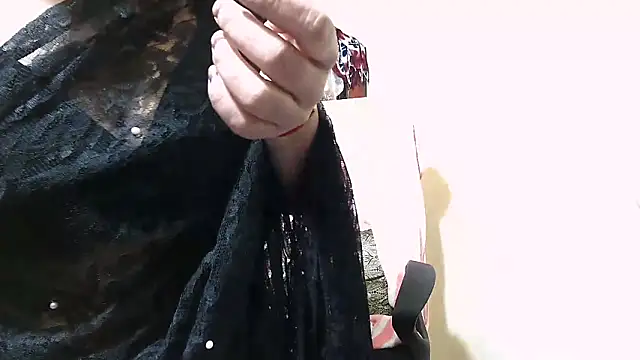 Snapshot of Rubi-Ji chatting on November 21, 2025, 3:33 pm Rubi-Ji online show from November 21, 2025, 3:33 pm