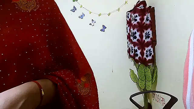 Snapshot of Rubi-Ji chatting on November 19, 2025, 4:07 pm Rubi-Ji online show from November 19, 2025, 4:07 pm