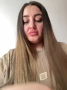 hotAlys online show from March 7, 2025, 11:07 am