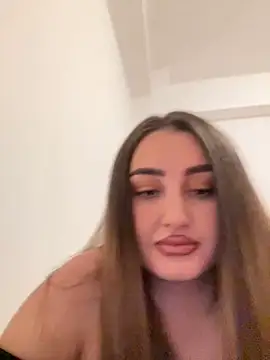 hotAlys online show from February 5, 2025, 4:58 pm