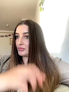 hotAlys online show from September 14, 2025, 1:55 pm