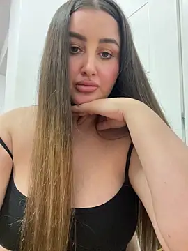 hotAlys online show from September 14, 2025, 12:44 am