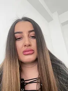 hotAlys online show from March 6, 2025, 2:18 pm