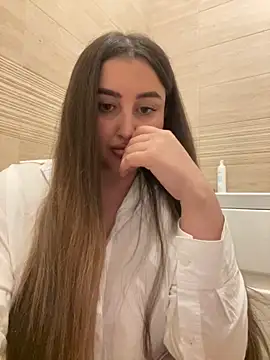 hotAlys online show from September 18, 2025, 7:06 pm