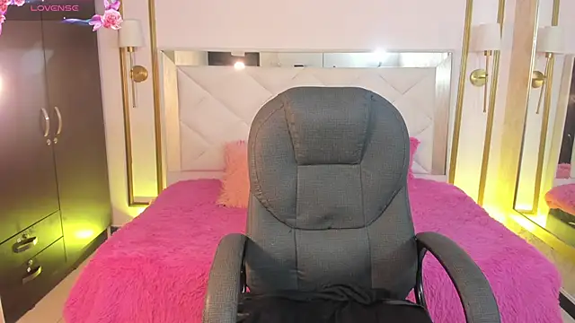 Snapshot of victoria__Smith chatting on October 29, 2025, 12:26 pm victoria Smith online show from October 29, 2025, 12:26 pm