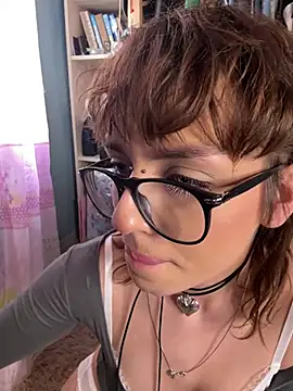 Snapshot of SingerMarla_ chatting on March 4, 2025, 4:17 am SingerMarla online show from March 4, 2025, 4:17 am