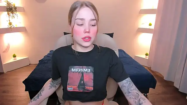 Snapshot of YourMegan chatting on March 31, 2026, 9:28 pm YourMegan online show from March 31, 2026, 9:28 pm