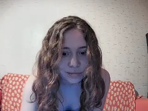 Snapshot of girliemilk chatting on March 21, 2025, 5:23 pm girliemilk online show from March 21, 2025, 5:23 pm