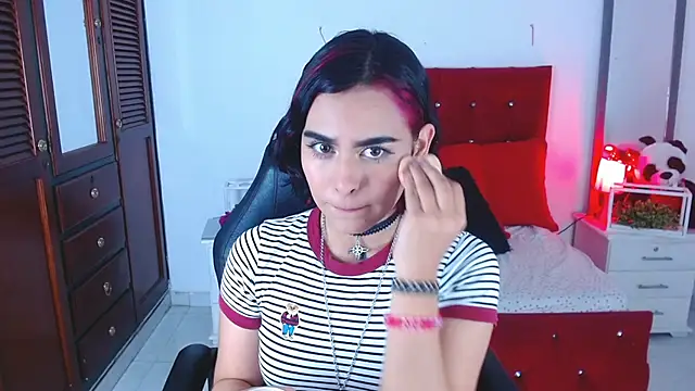 Snapshot of veronica_luar chatting on December 4, 2025, 4:22 am veronica luar online show from December 4, 2025, 4:22 am