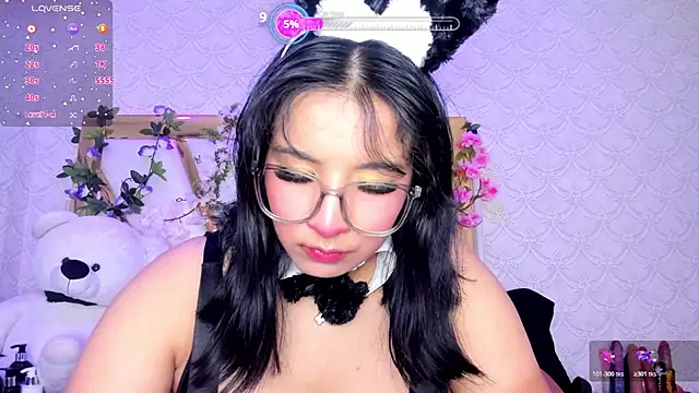 Snapshot of BeccaMathew chatting on April 8, 2026, 1:40 am BeccaMathew online show from April 8, 2026, 1:40 am