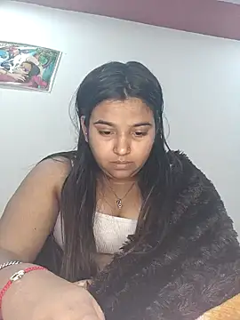 Snapshot of RAYI_01 chatting on February 8, 2025, 11:24 pm RAYI 01 online show from February 8, 2025, 11:24 pm