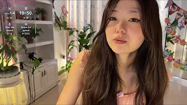 nanaliu6 online show from October 28, 2025, 2:01 am