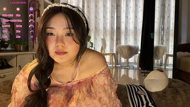 nanaliu6 online show from November 27, 2025, 1:39 am