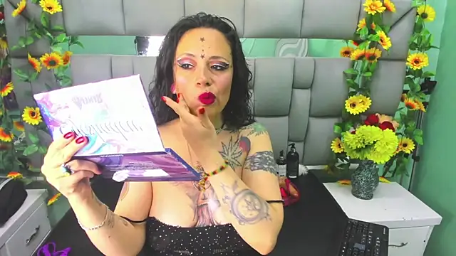 Snapshot of Fenix_Lilith chatting on October 2, 2025, 12:19 pm Fenix Lilith online show from October 2, 2025, 12:19 pm