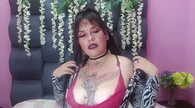 Snapshot of Fenix_Lilith chatting on March 17, 2025, 1:39 pm Fenix Lilith online show from March 17, 2025, 1:39 pm