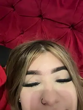 Snapshot of akirahattori chatting on January 13, 2026, 8:13 pm akirahattori online show from January 13, 2026, 8:13 pm