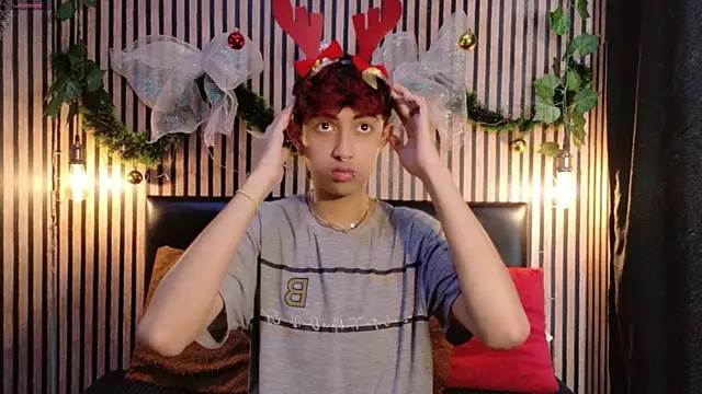 Snapshot of Allen_Starck chatting on December 16, 2025, 8:35 pm Allen Starck online show from December 16, 2025, 8:35 pm