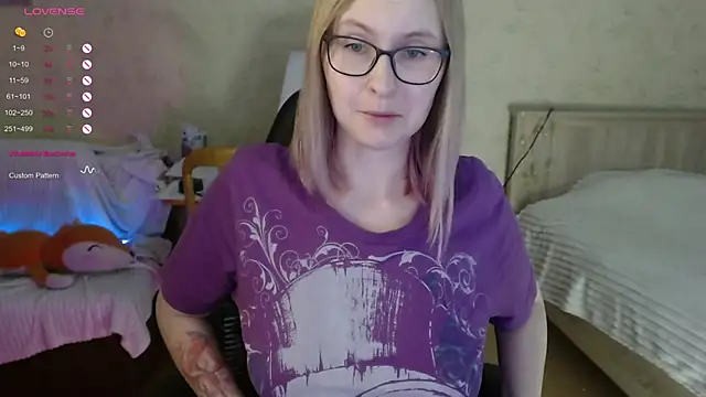 Agatha Mott online show from October 24, 2025, 5:06 am