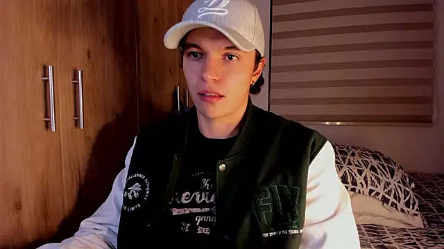 Mastrangelo xxx online show from February 16, 2026, 5:06 am