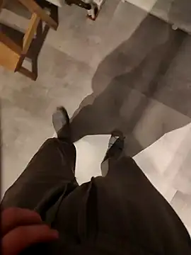 leinadanal online show from November 18, 2025, 1:10 am