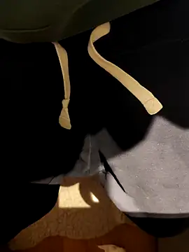 leinadanal online show from December 1, 2025, 1:28 am