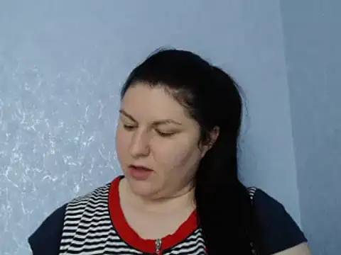 Snapshot of KiraSwee chatting on September 22, 2025, 3:18 pm KiraSwee online show from September 22, 2025, 3:18 pm