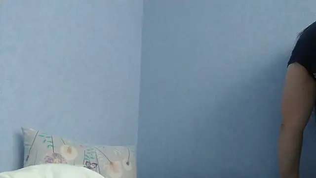 KiraSwee online show from February 8, 2026, 9:07 am