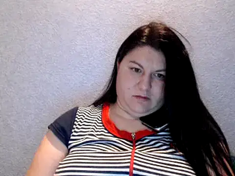 Snapshot of KiraSwee chatting on December 10, 2024, 5:11 pm KiraSwee online show from December 10, 2024, 5:11 pm