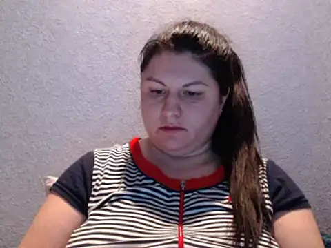 Snapshot of KiraSwee chatting on September 27, 2025, 4:02 pm KiraSwee online show from September 27, 2025, 4:02 pm