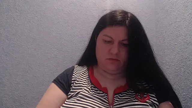 KiraSwee online show from February 21, 2026, 7:27 pm