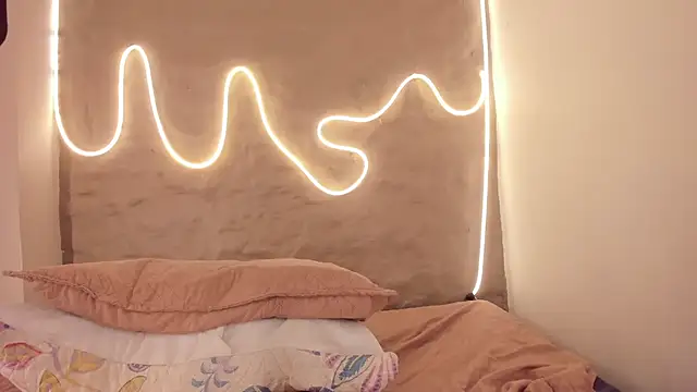 Demy Ruiz online show from November 11, 2025, 2:39 am