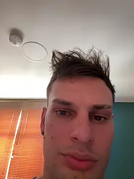 Snapshot of Fitmanx chatting on February 4, 2025, 7:33 pm Fitmanx online show from February 4, 2025, 7:33 pm