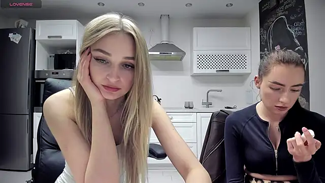 lisenok online show from May 10, 2026, 7:16 pm