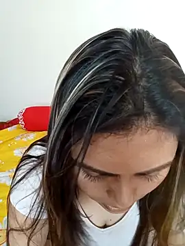 blue-berry07 online show from October 27, 2025, 4:57 am