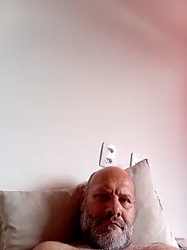 Snapshot of juka156 chatting on February 4, 2026, 5:19 pm juka156 online show from February 4, 2026, 5:19 pm