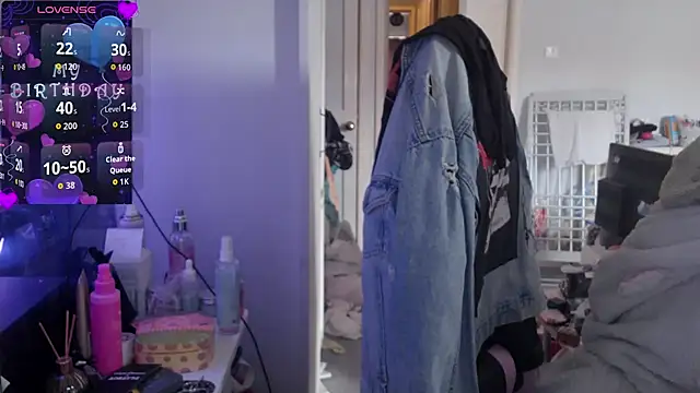 Snapshot of AureliaXOX chatting on October 22, 2025, 10:36 am AureliaXOX online show from October 22, 2025, 10:36 am